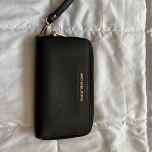 Michael Kors wallet/wristlet